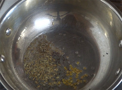 tempering for 5 minute quick saaru or rasam