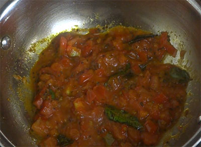 frying tomato for 5 minute quick saaru or rasam