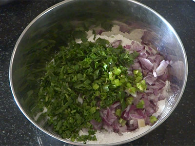 onion, coriander leaves and green chilli for akki hittu dose or instant neer dosa recipe