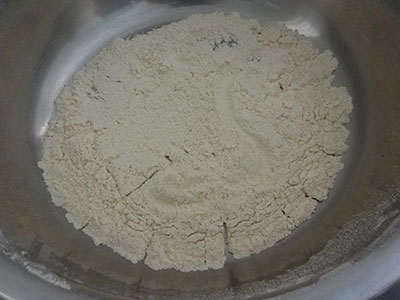 soak rice for tambittu or akki thambittu