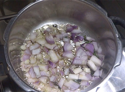 onion for akki usli or akki uppittu