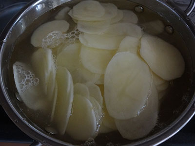 rinse potatoes for sun dried potato chips or aloo chips