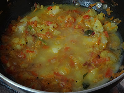 spices and gram flour for potato sagu or aloo sagu