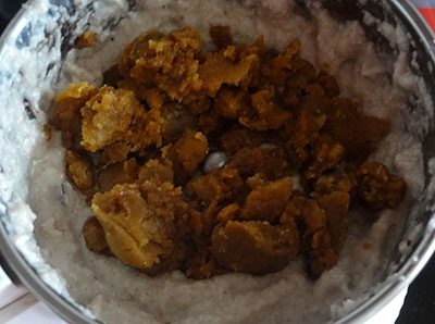 powdered jaggery for sihi appa or sweet paddu