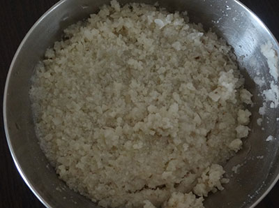coarse ground beaten rice for avalakki oggarane or easy poha recipe