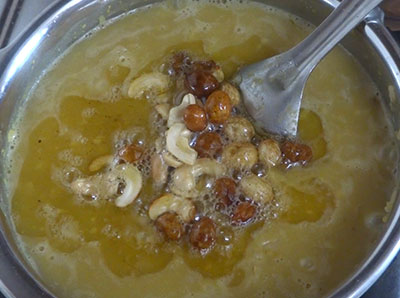 cashew and raisins for avalakki sweet pongal or sihi huggi