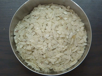 beaten rice for avalakki sweet pongal or sihi huggi