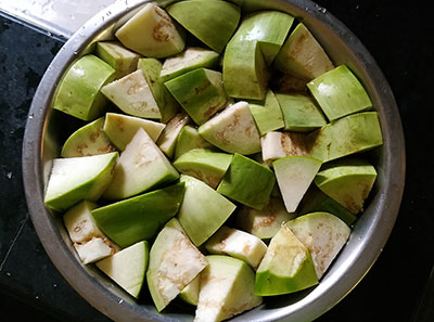 chopped mattu gulla for badane bol koddel or udupi brinjal sambar