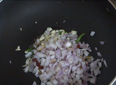 onion for badanekayi gojju or brinjal curry