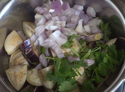 chopped onion for badanekayi gojju or brinjal curry