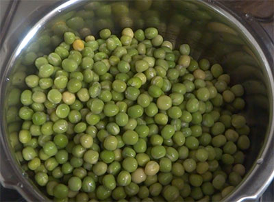 Soaked green peas for batani usli or green peas sundal