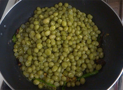 cooked green peas for batani usli or green peas sundal