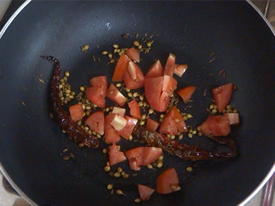 tomato for beetroot rasam or beetroot saaru recipe