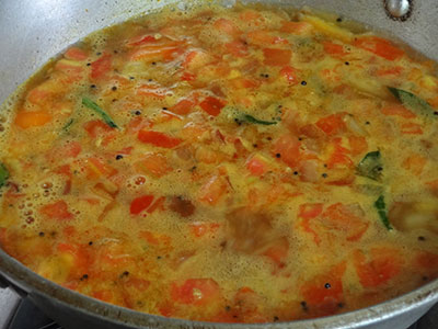 boiling water for godhi kadi uppittu or broken wheat upma