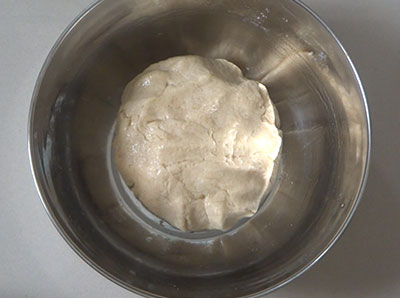 dough for wheat flour carrot holige or carrot obbattu