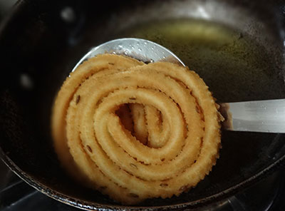fried chakli or chakkulis