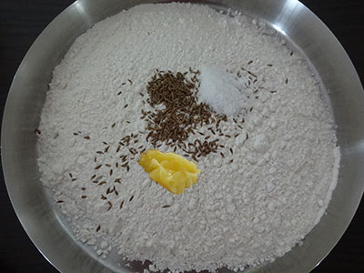 frying urad dal for easy chakli or instant chakkuli recipe