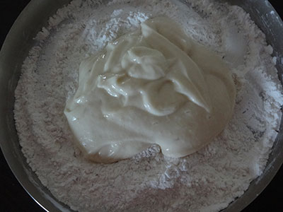 grinding coconut for easy chakli or instant chakkuli recipe