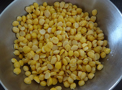 soaked dal for masala vada or masala vade or chattambade or ambode