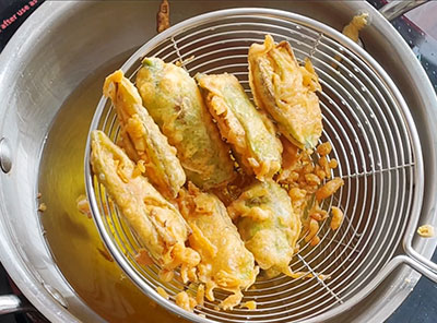 fried chilli bajji or menasinakayi bajji