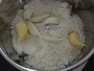 garlic for coconut garlic chutney powder