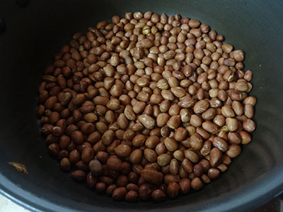 roasting peanuts for congress kadlekai or kadle beeja