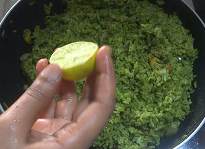lemon juice for coriander rice recipe or kottambari soppu rice