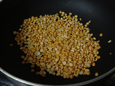roasting gram dal for karibevu chutney pudi or curry leaves chutney powder
