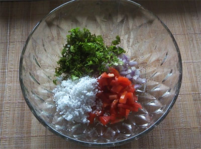 onion, tomato and coconut for kalasida avalakki or dadpe poha recipe