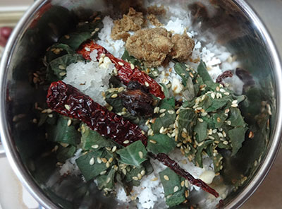 grind leaves and dals for doddapatre or sambarballi chutney