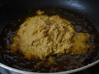 ground masala for drakshi gojju or raisins curry