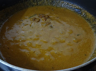 water for drakshi gojju or raisins curry