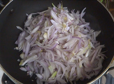 onion for eerulli palya or onion stir fry