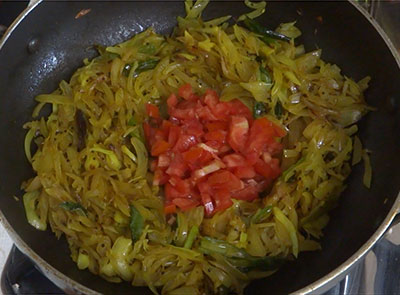 tomato for eerulli palya or onion stir fry