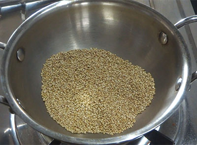 sesame seeds for ellu chikki or til papdi recipe