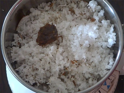salt and tamarind for garlic chutney or bellulli chutney