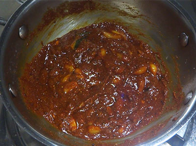 garlic pickle or bellulli uppinakayi