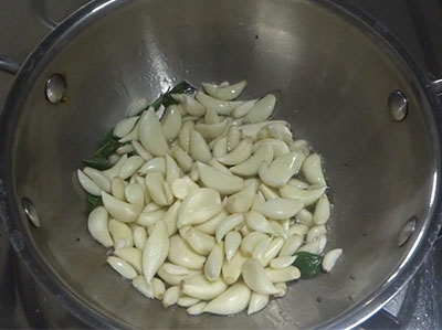 garlic cloves for garlic pickle or bellulli uppinakayi