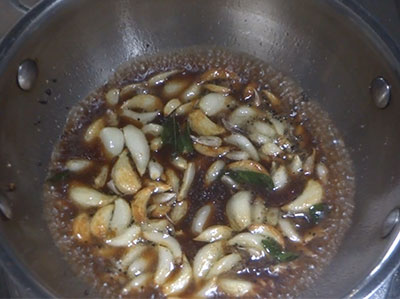 tamarind juice for garlic pickle or bellulli uppinakayi