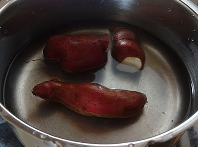 cooking sweet potato for genasina palya or sweet potato stir fry
