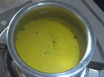 boiled golden milk or turmeric milk recipe
