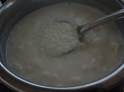making halu payasa or rice kheer