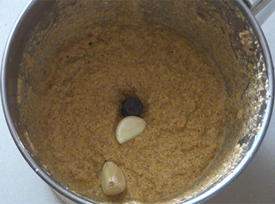 garlic for huruli chutney or horse gram chutney
