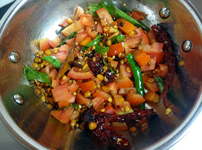 tomato for bangalore style idli sambar
