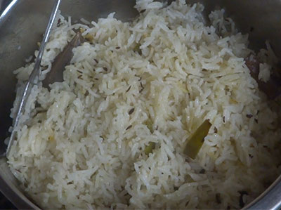 fluff the jeera rice