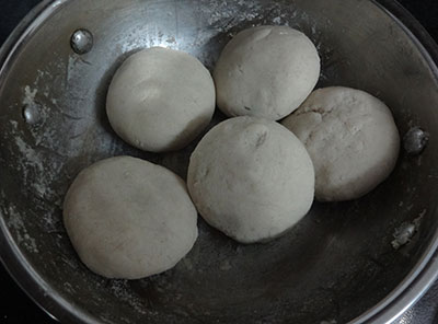 lemon sized balls for jolada rotti or jowar bhakri