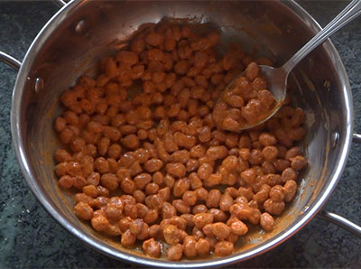 masala coated peanuts for masala peanuts or kara kadlekai