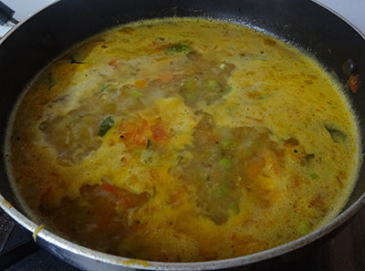 boiling water for khara bath or masala rava bath