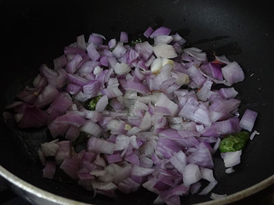 onion for khara bath or masala rava bath