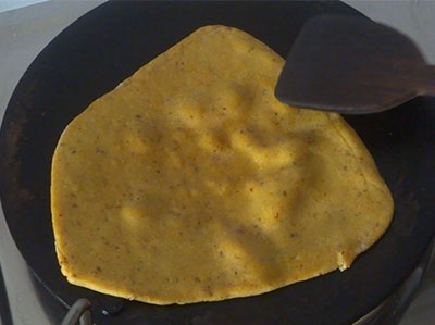 cooking masala chapati or khara chapathi